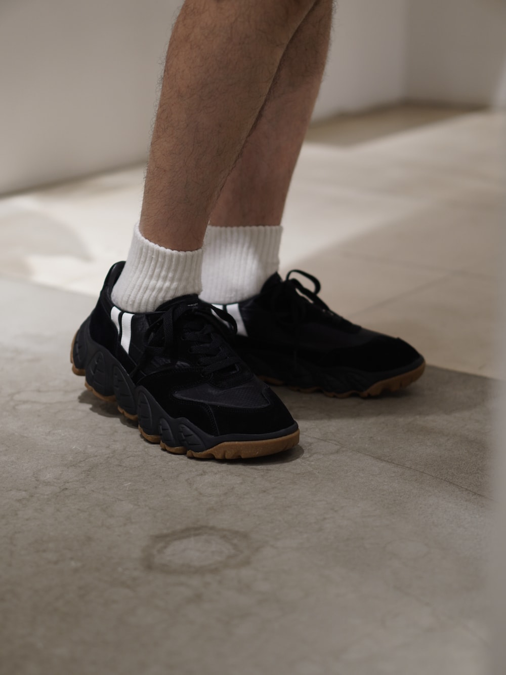 「アウトドアスタイル、オーバーサイズ、ショートパンツ、ハーフパンツ、シンプルコーデ、スニーカー、厚底シューズ、Patrick、秋っぽコーデ更新中」｜「POLO RALPH LAURENのアイテム（シャツ/ブラウス、ブルー系）」を使った、matsu_no_motoさん（メンズ・176cm）の秋コーディネートの2枚目の写真