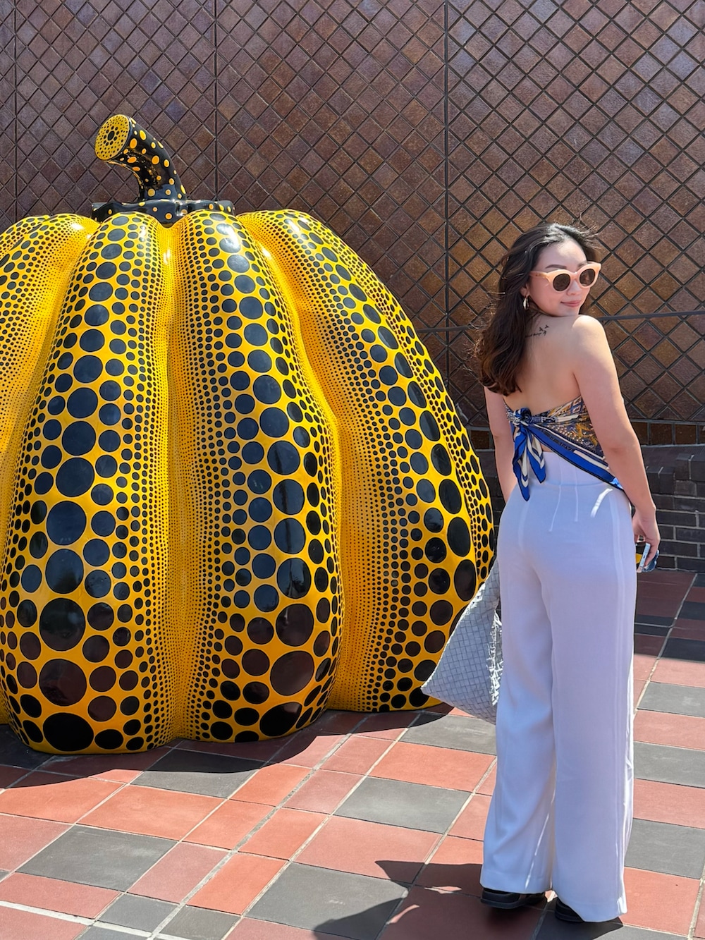 「ootd、Fukuoka」｜「HERMESのアイテム（サンダル、ブラウン系）」を使った、Sia  さん（レディース・161cm）の夏コーディネートの2枚目の写真