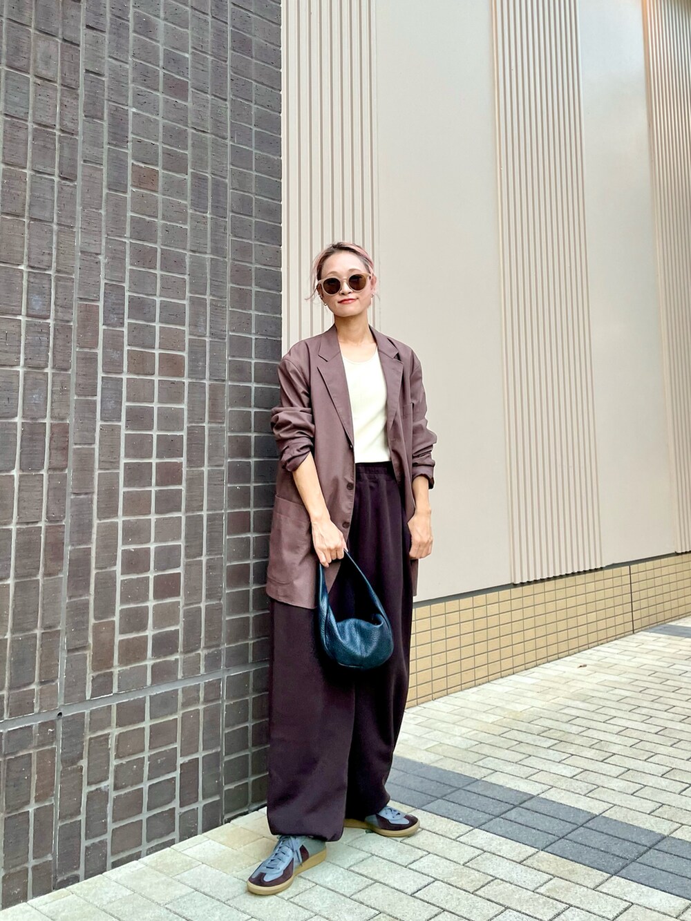 「秋コーデ、ワントーンコーデ、プチプラコーデ、プチプラ、UNIQLO、UNIQLOC、セットアップ、スポーツミックス、スニーカー、スウェットパンツ、ジャケット、ブラウン」｜「UNIQLOのアイテム（スウェットパンツ、ブラウン系）」を使った、Natsu♡さん（骨格ナチュラル・レディース・162cm）の秋コーディネートの5枚目の写真