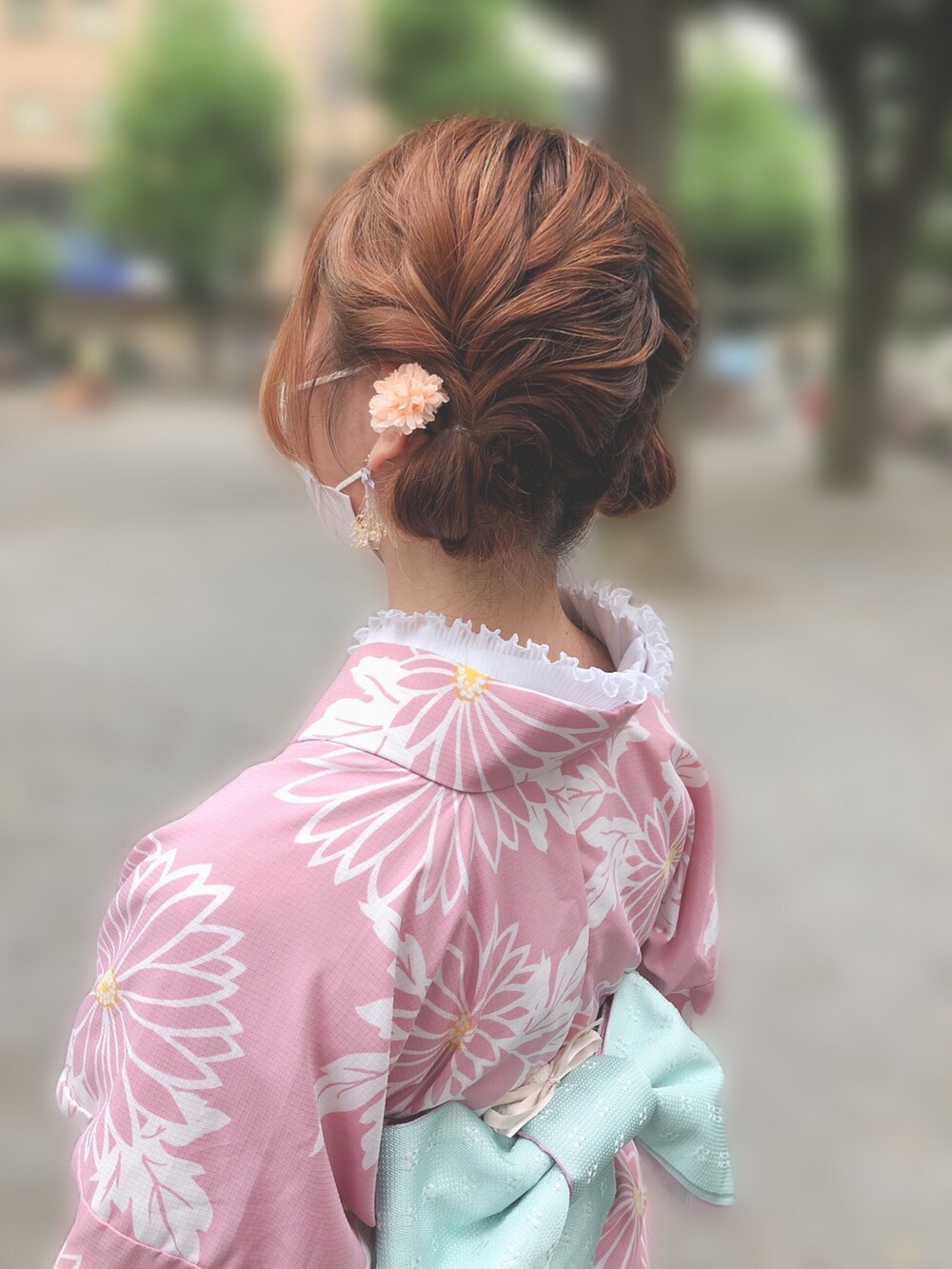 その他のその他、ホワイト系のレッグウェア、ピンク系の浴衣を着用したレディースの秋コーディネートの3枚目の写真