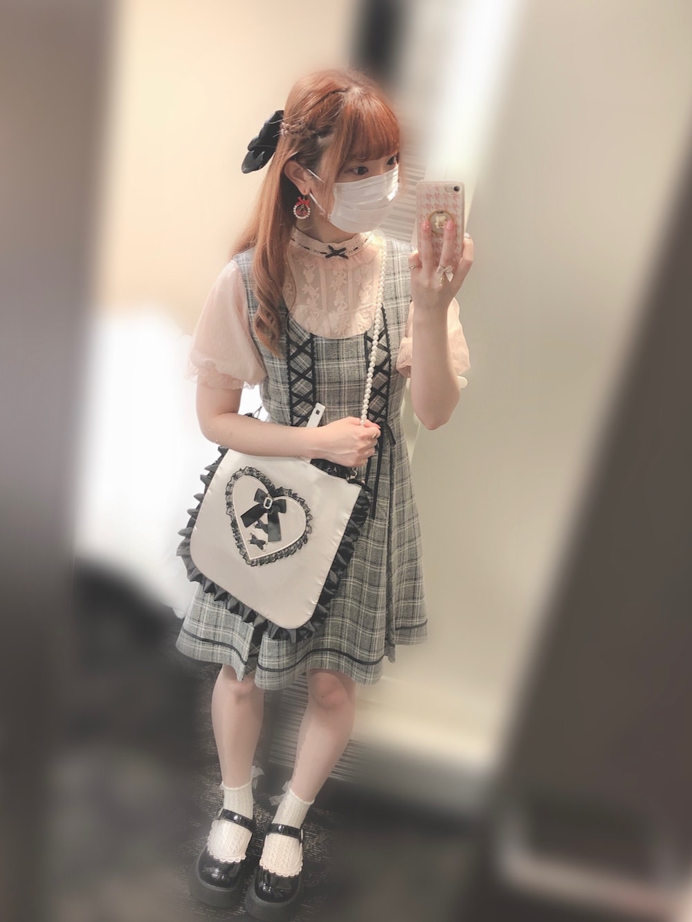 「夏コーデ、夏、高身長コーデ、ライブスタイル、ライブコーデ、ライブ参戦コーデ、推し活、休日スタイル」｜「axes femmeのチェック柄レースアップワンピース（ワンピース、ブラック系）」を使った、m a r o.さん（レディース・162cm）の夏コーディネートの2枚目の写真