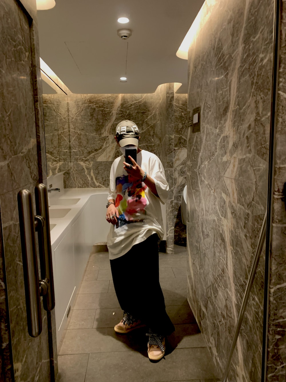 「CPFMのアイテム（帽子、グレー系）」を使った、CMPさん（メンズ・174cm）の春コーディネートの2枚目の写真
