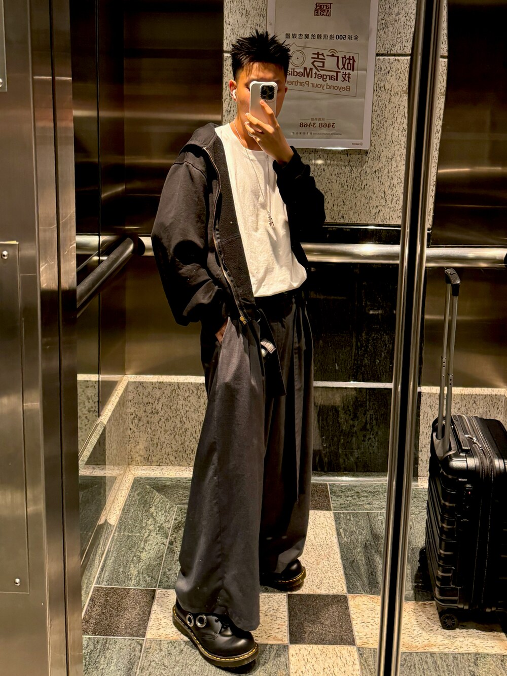 「BALENCIAGAのアイテム（ジャケット/アウター、ブラック系）」を使った、CMPさん（メンズ・174cm）の夏コーディネートの2枚目の写真