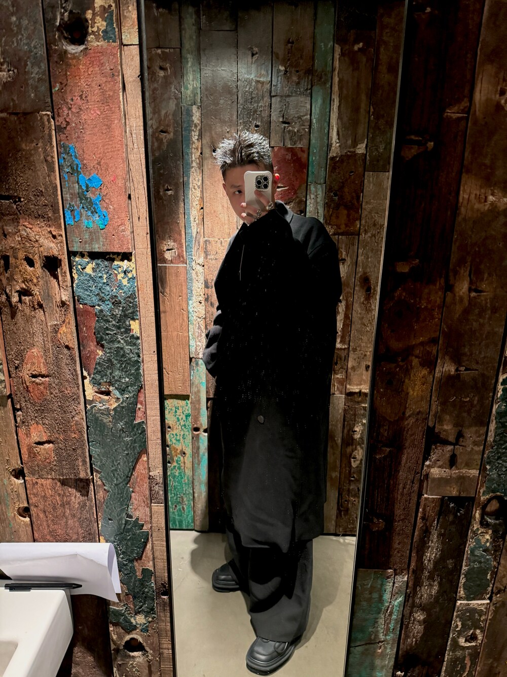「BALENCIAGAのアイテム（ジャケット/アウター、ブラック系）」を使った、CMPさん（メンズ・174cm）の冬コーディネートの3枚目の写真