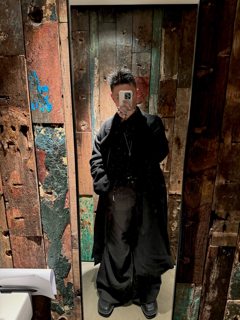 「BALENCIAGAのアイテム（ジャケット/アウター、ブラック系）」を使った、CMPさん（メンズ・174cm）の冬コーディネートの2枚目の写真