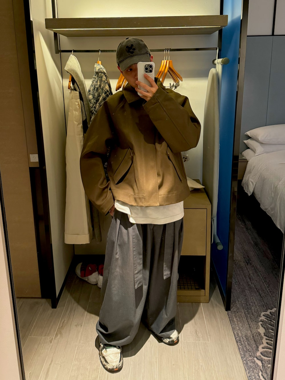 「GREG LAURENのアイテム（ジャケット/アウター、ブルー系）」を使った、CMPさん（メンズ・174cm）の冬コーディネートの4枚目の写真