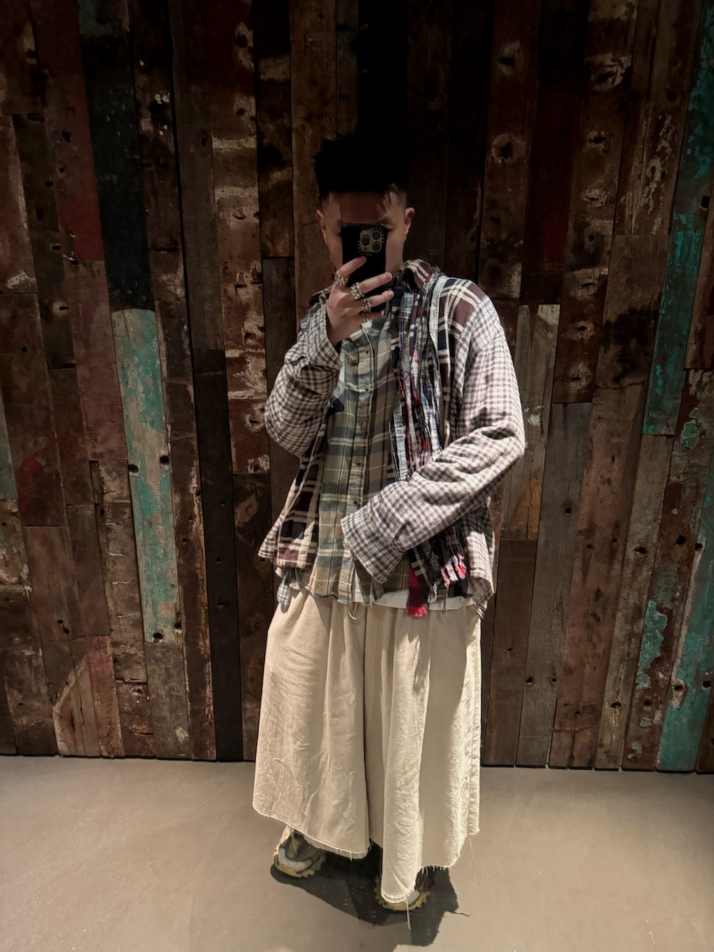 「hkboy、hk、NEEDLES、immense、BALENCIAGA」｜「Rebuild by Needlesのアイテム（シャツ/ブラウス、その他）」を使った、CMPさん（メンズ・174cm）の春コーディネートの3枚目の写真