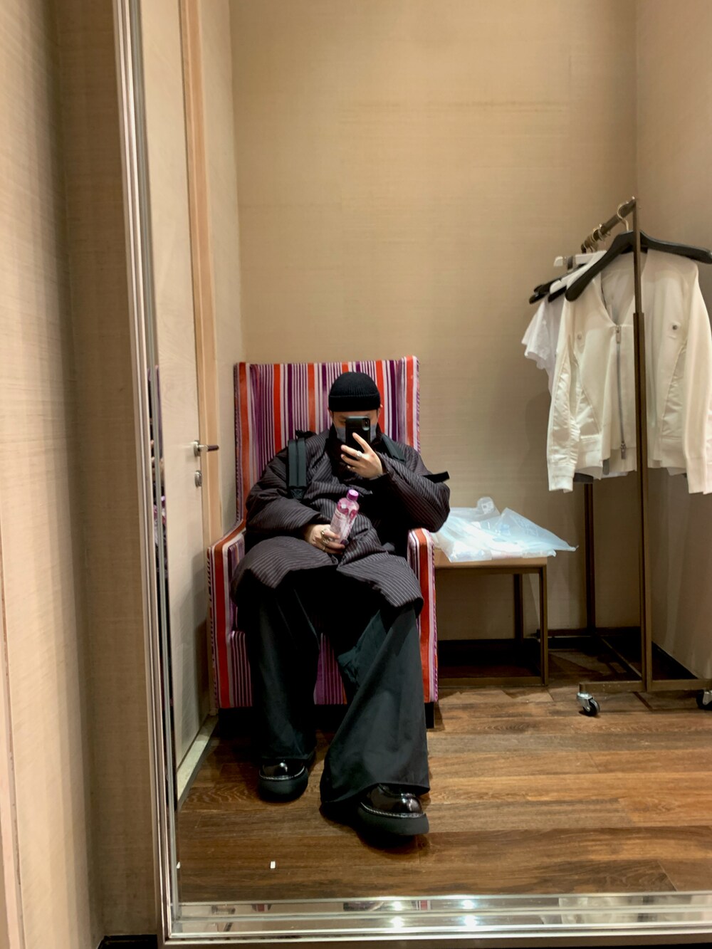 「KIKO KOSTADINOVのアイテム（ジャケット/アウター、グレー系）」を使った、CMPさん（メンズ・174cm）の冬コーディネートの2枚目の写真