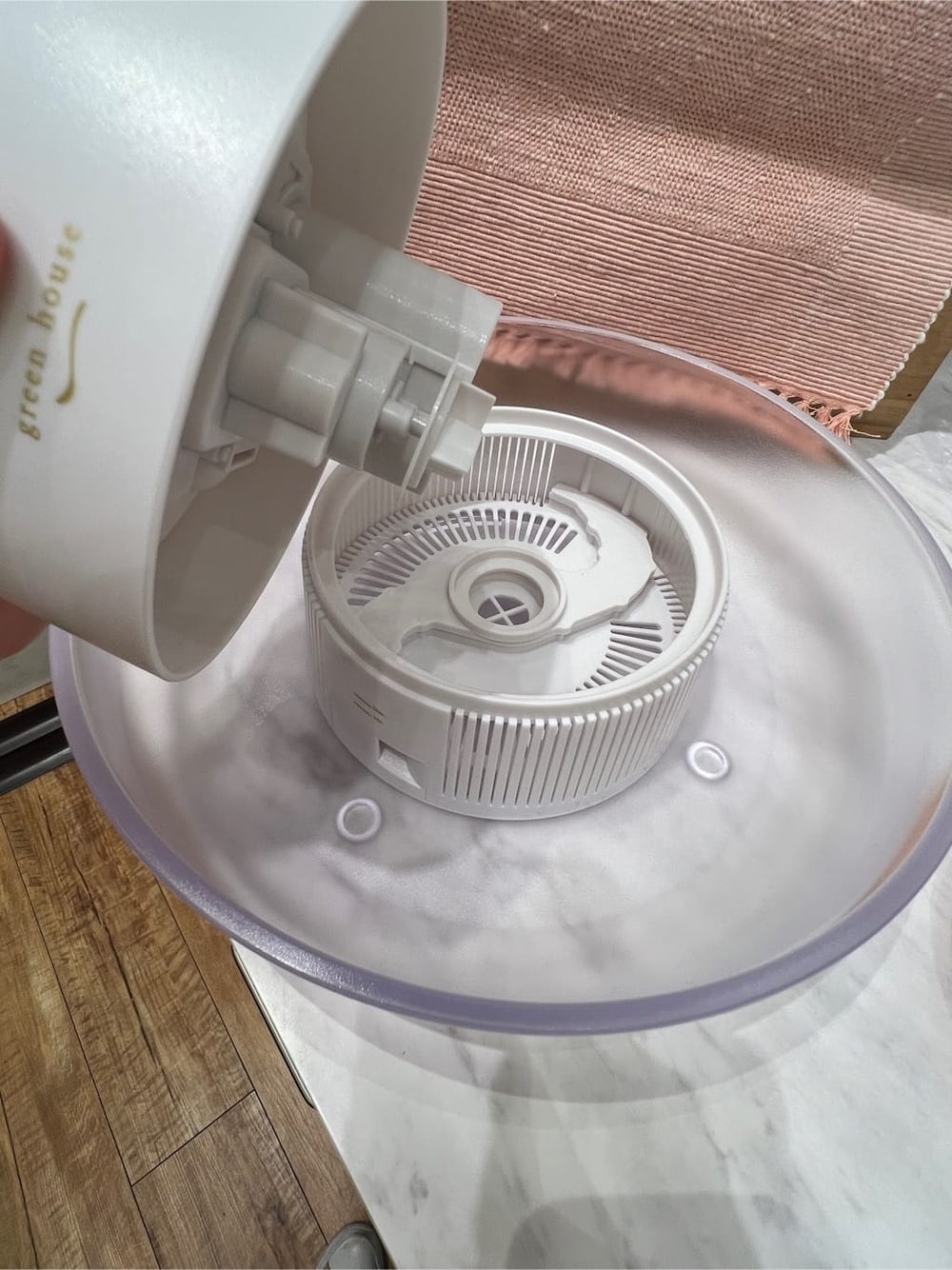 その他のキッチン家電、その他の食器、その他の食器を着用したレディースの春コーディネートの2枚目の写真