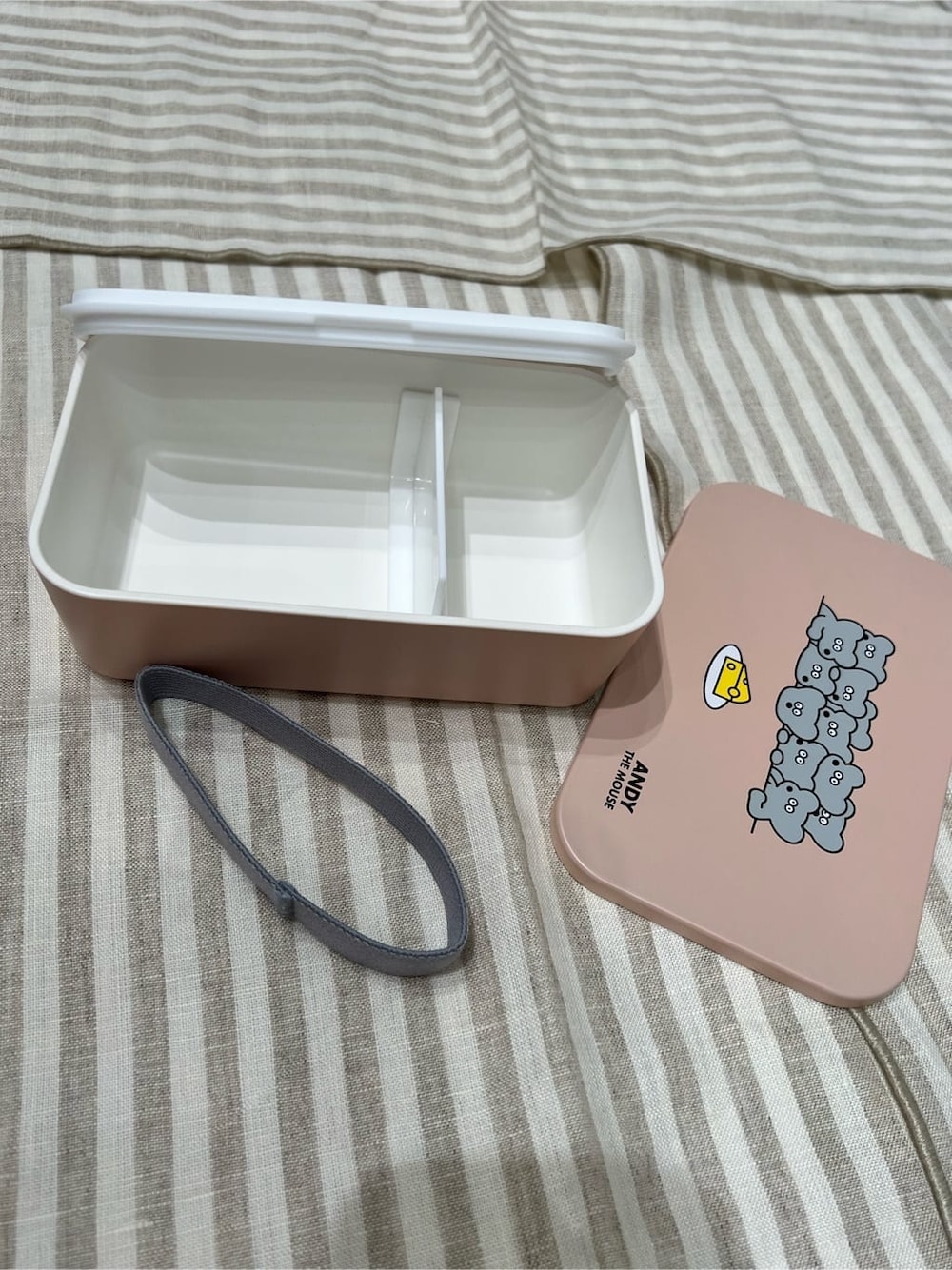 その他のお弁当箱、その他のお弁当箱、その他のキッチンツールを着用したレディースの春コーディネートの3枚目の写真