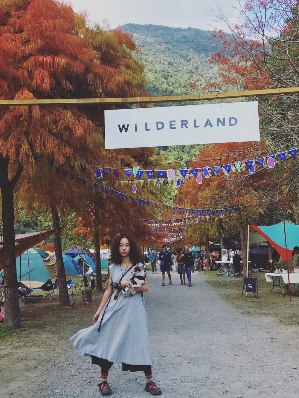 「ootd、露營、camping」｜「VII&COのアイテム（ワンピース、グレー系）」を使った、Minima 蕭さん（レディース・155cm）の春コーディネートの2枚目の写真