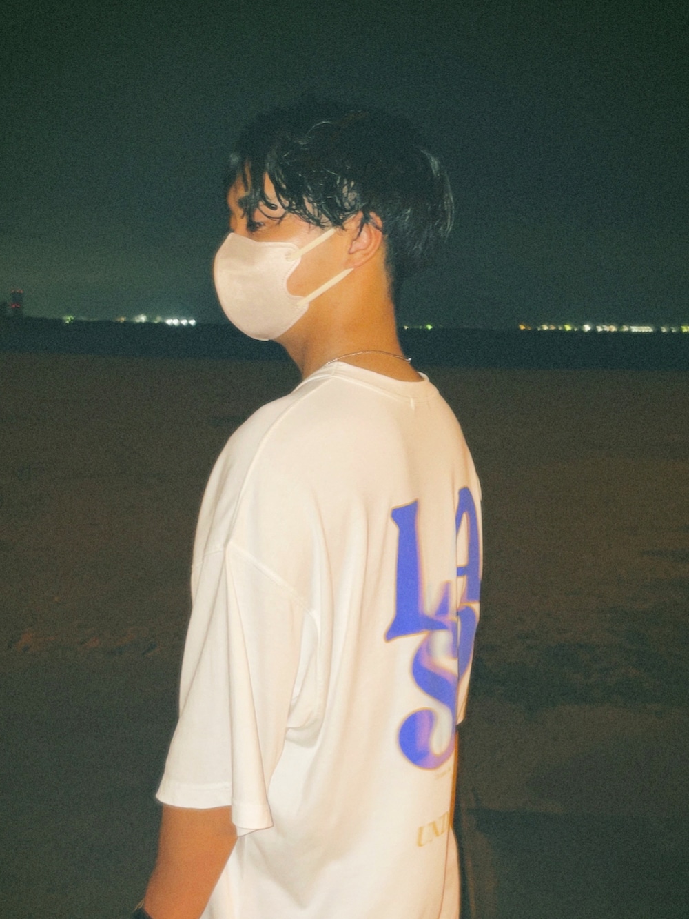 「夏コーデ、夏だ！Tシャツ着よう！、休日スタイル、オーバーサイズ、花火コーデ、デート、ベイフロー(BAYFLOW)、ユニクロ、いいね、save、フォローお願いします🤑」｜「BAYFLOWのスノーウォッシュプリントTEE（Tシャツ/カットソー、ホワイト系）」を使った、ROYさん（メンズ・173cm）の夏コーディネートの2枚目の写真