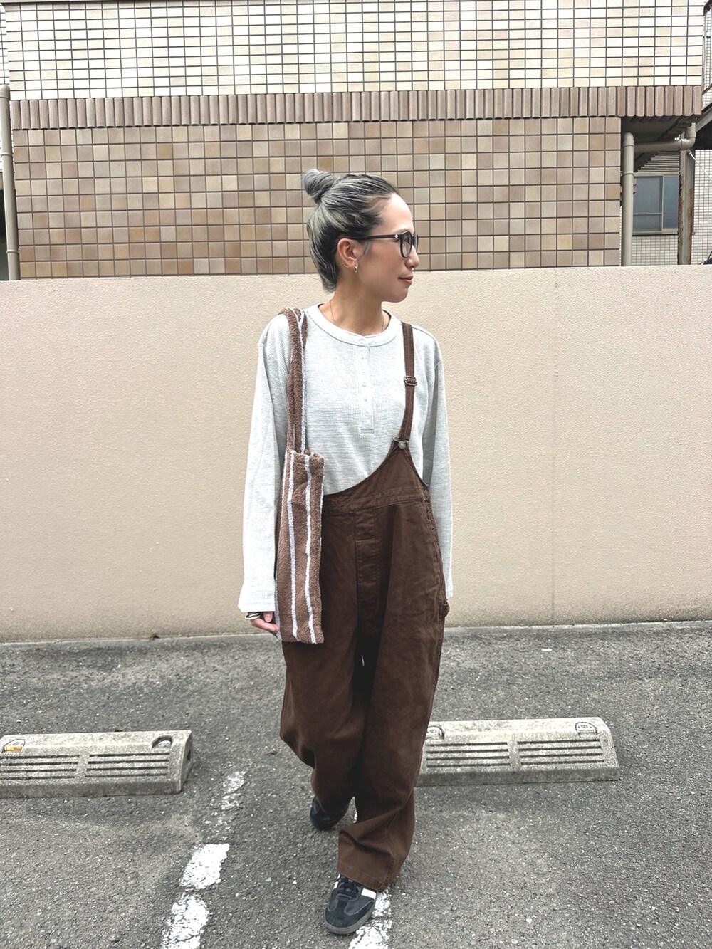 arc ワンショルダーサロペットを使った人気ファッションコーディネート