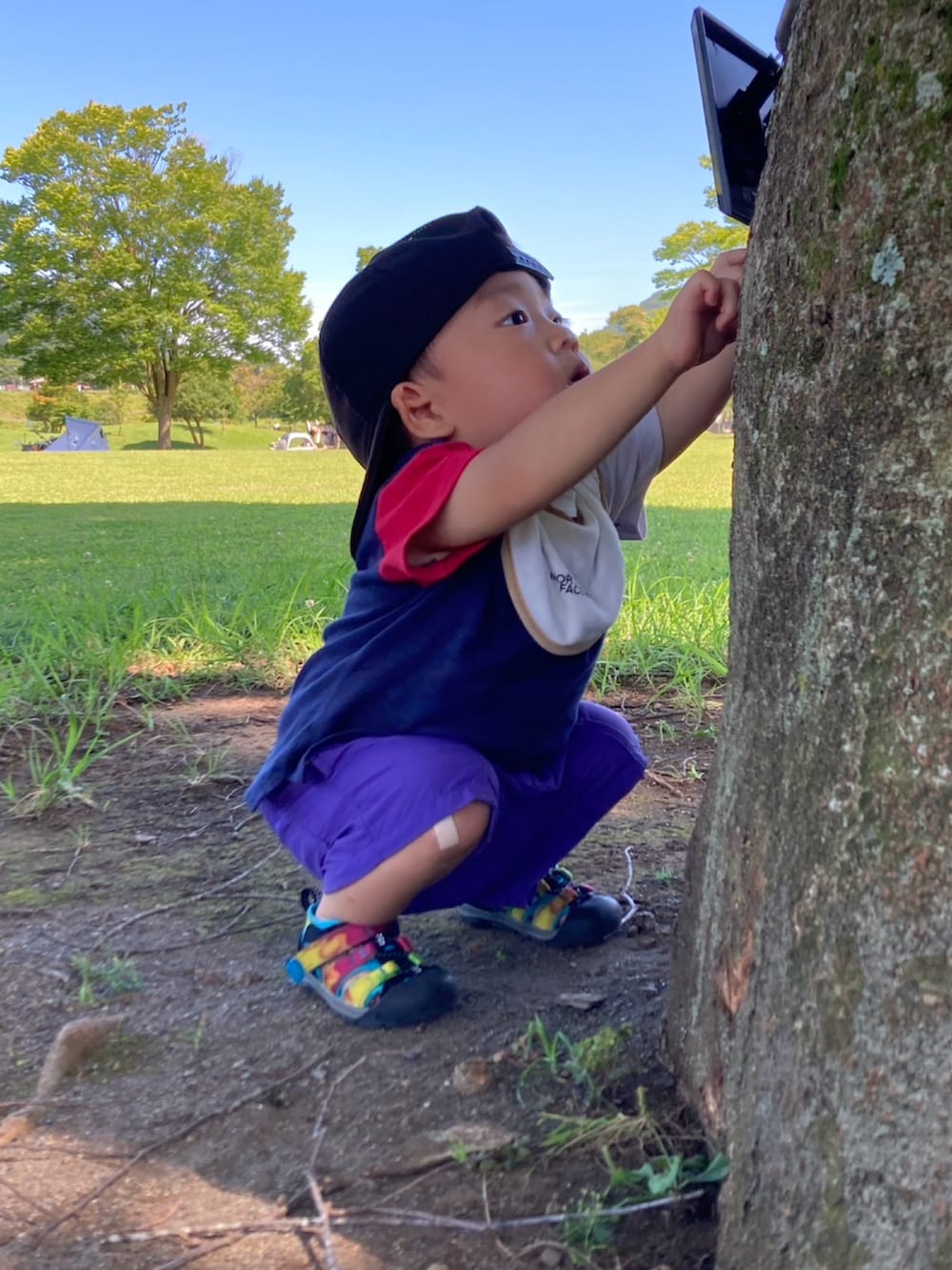 「1歳7ヶ月、1歳、ノースフェイス」｜「THE NORTH FACEの【KIDS】キャップ（キャップ、ブラック系）」を使った、Senさん（キッズ・80cm）の夏コーディネートの2枚目の写真