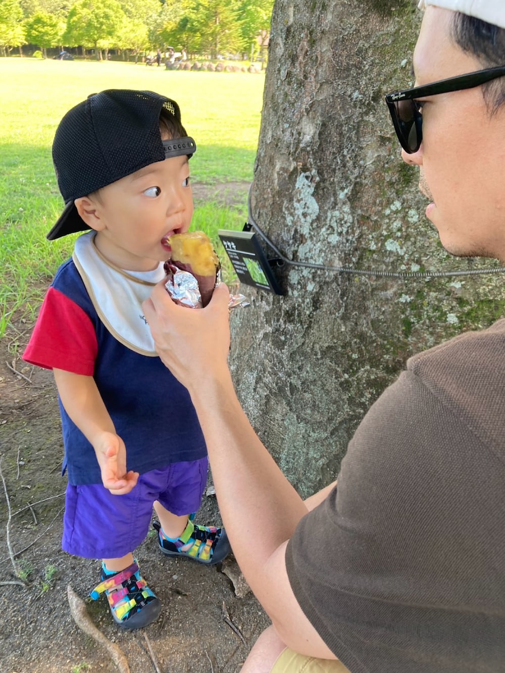 「1歳7ヶ月、1歳、ノースフェイス」｜「THE NORTH FACEの【KIDS】キャップ（キャップ、ブラック系）」を使った、Senさん（キッズ・80cm）の夏コーディネートの3枚目の写真
