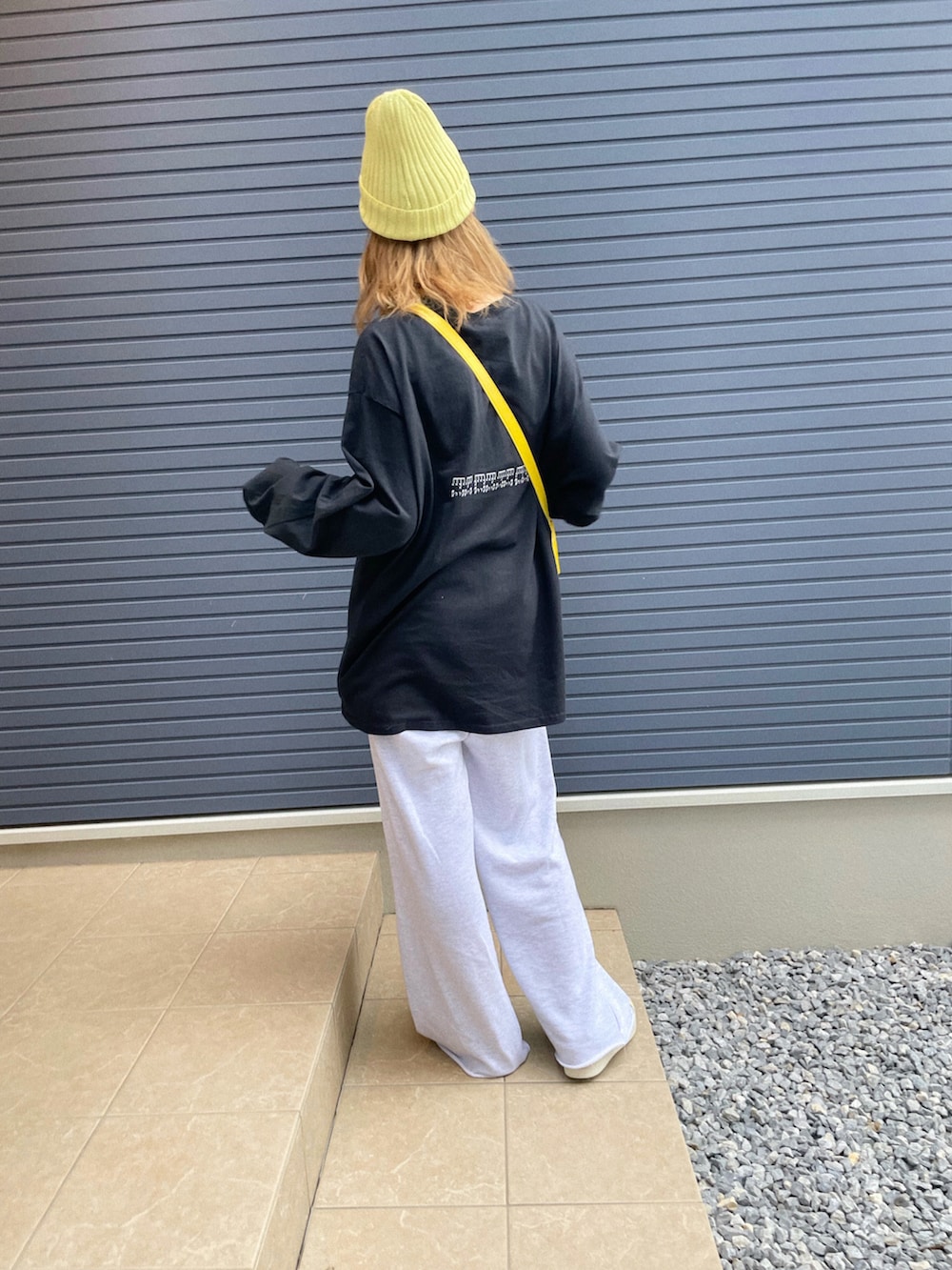 「mi via locaのGILDAN リズミックロゴロンT 【PT NO. MVL007】（Tシャツ/カットソー、ブラック系）」を使った、mikippeさん（レディース・169cm）の秋コーディネートの2枚目の写真
