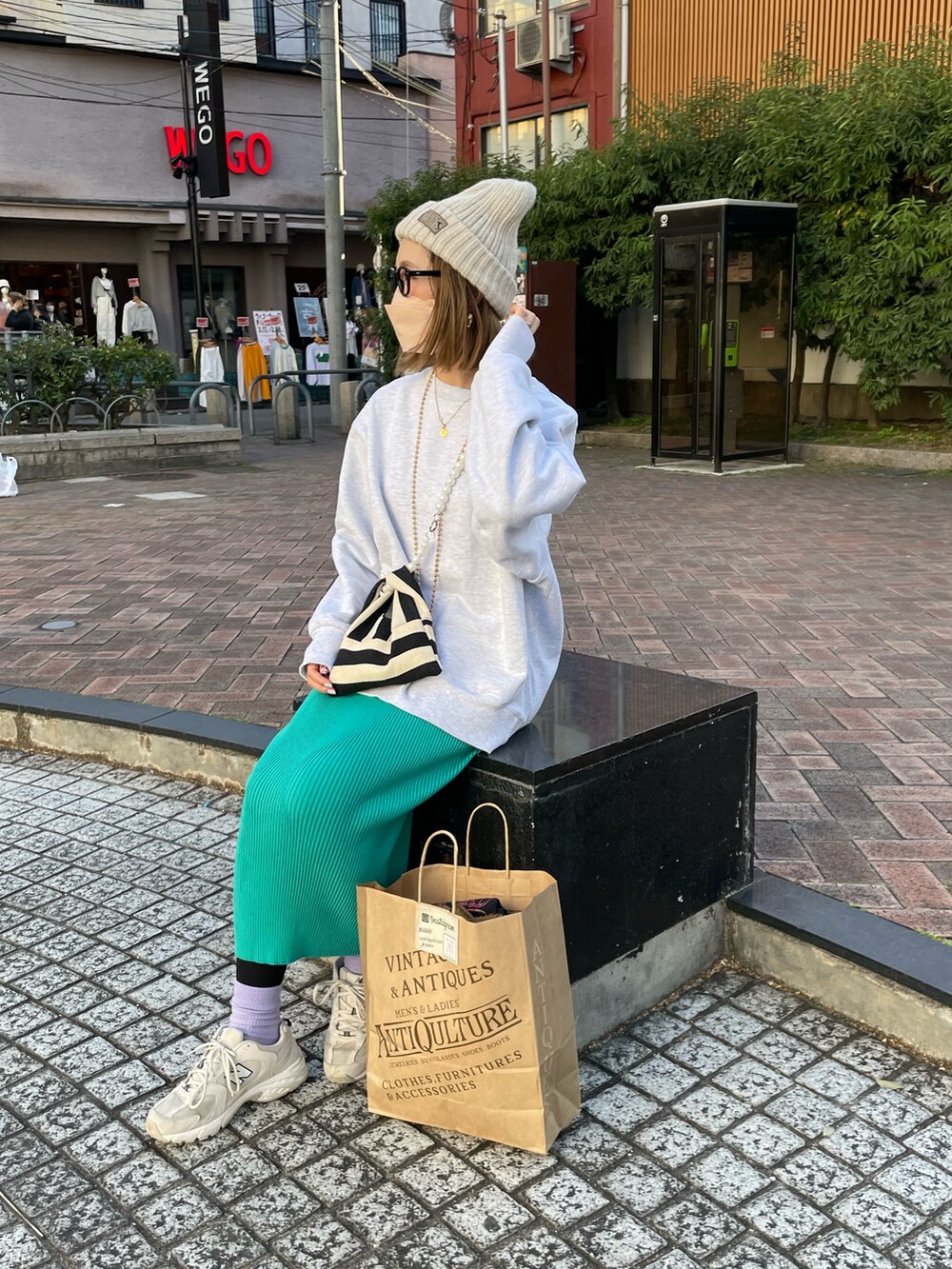 「カジュアルコーデ、春コーデ、ファーベスト、フリークスストア、プチプラ、ニット帽」｜「FREAK'S STOREのファーベスト（ベスト、ブラウン系）」を使った、mikippeさん（レディース・169cm）の春コーディネートの2枚目の写真