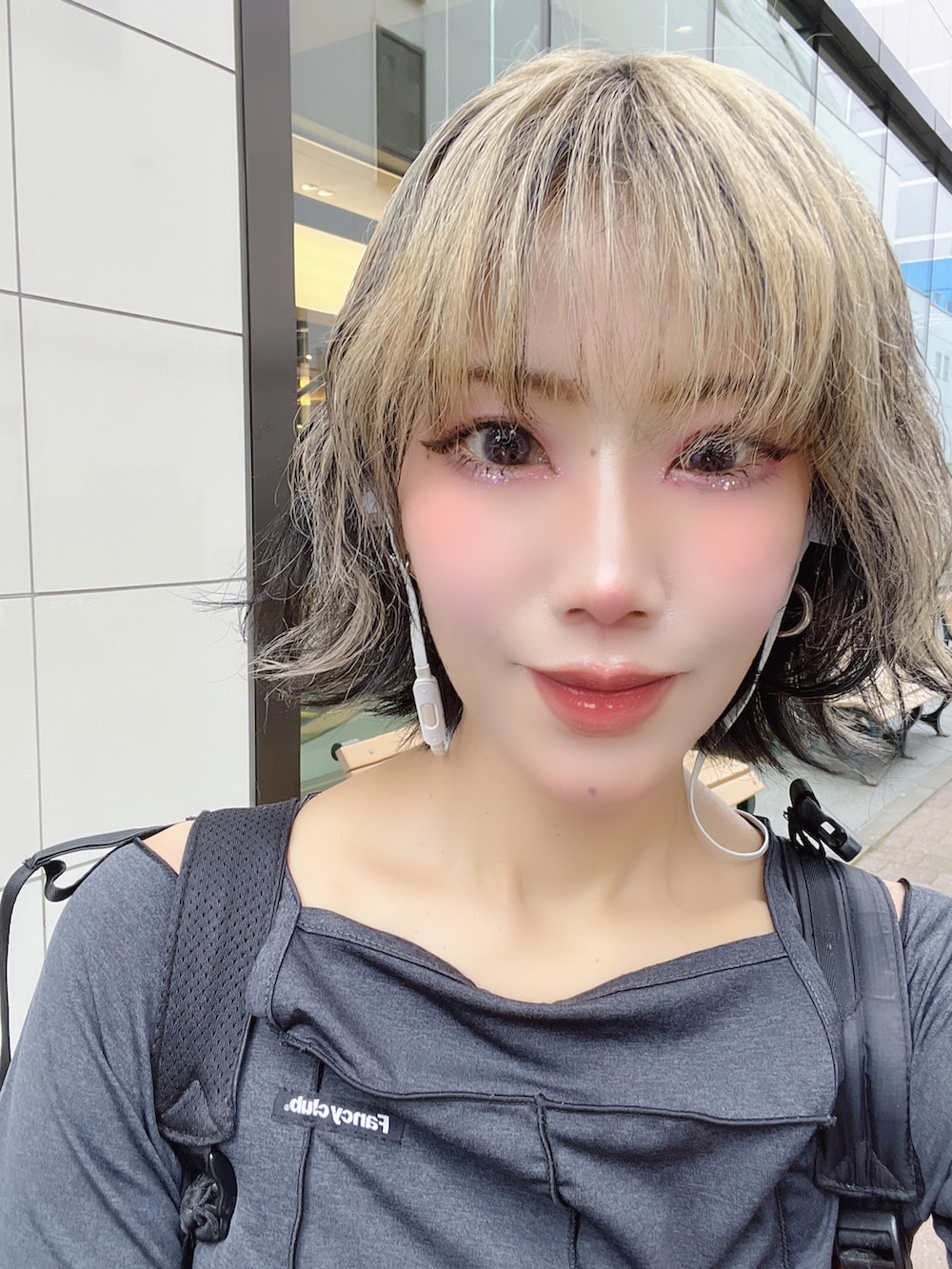 「韓国コーデ、韓国ファッション、オールブラック、ワントーンコーデ、y2k、グランジ、レッグウォーマー、レッグカバー、夏コーデ、初秋コーデ、ナイロンジャケット、ショートジャケット、アームカバー、スカートパンツ、ダッドスニーカー」|「ojosのSeparable Windbreaker(ブルゾン、ブラック系)」を使った、あろまんØさん(レディース・160cm)の秋コーディネートの2枚目の写真