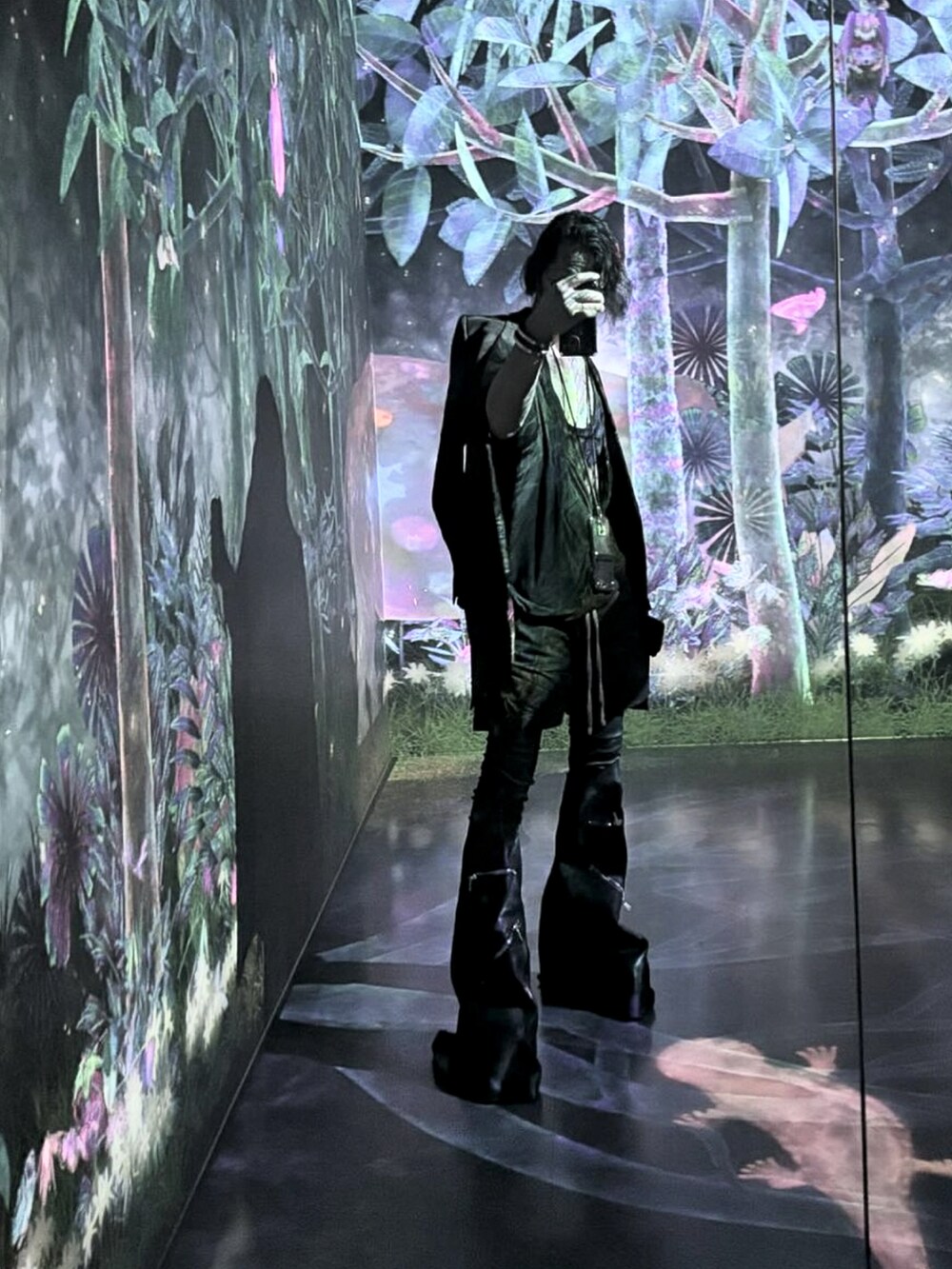 「Rick Owensのアイテム（テーラードジャケット、ブラック系）」を使った、trestelle2012さん（メンズ・173cm）の秋コーディネートの3枚目の写真