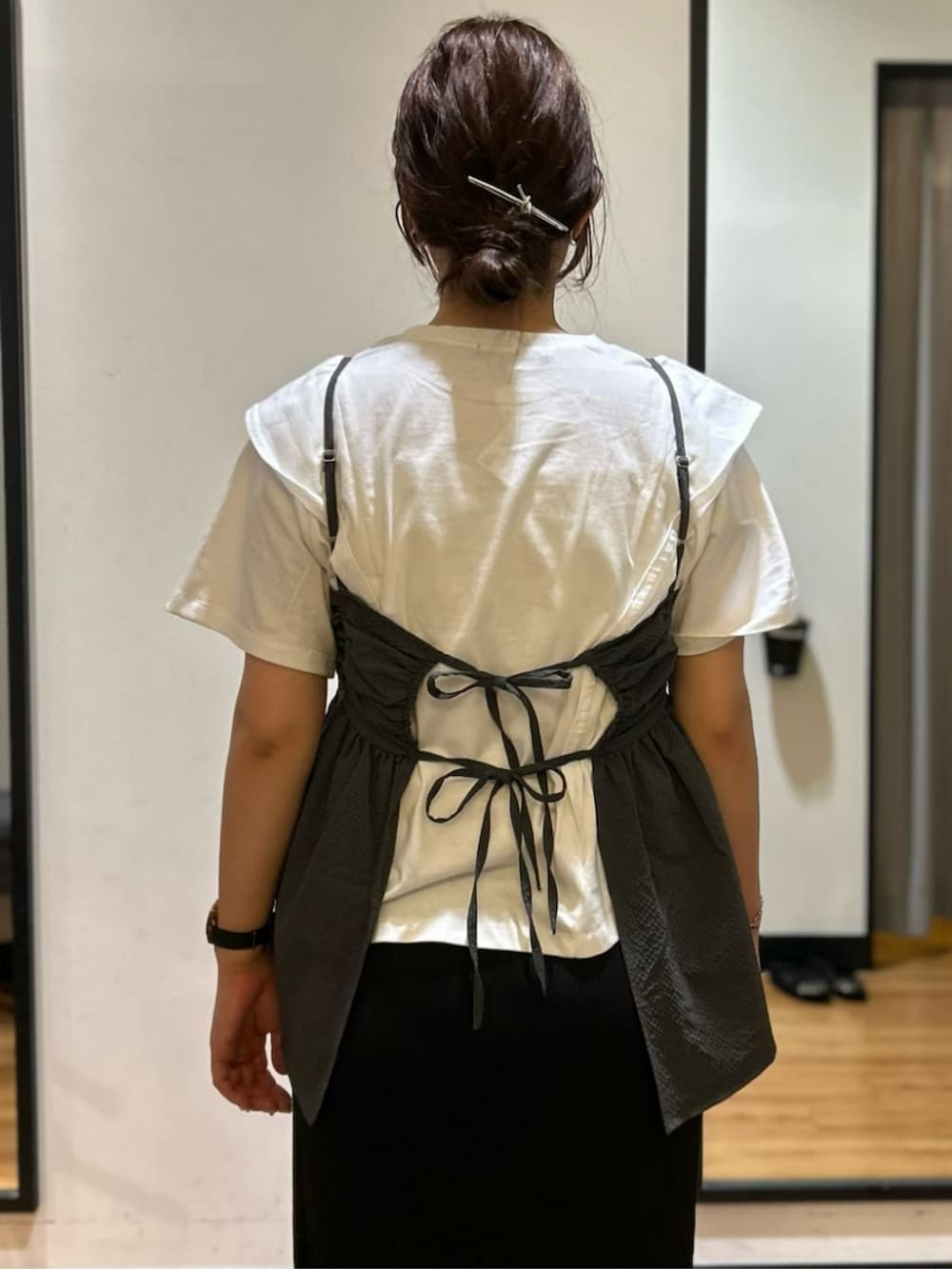 「夏コーデ、スカート、Tシャツ、ゆったり、楽チンコーデ、高身長女子、骨格ウェーブ、30代コーデ、40代コーデ、ママコーデ、おしりが隠れる、体型カバー」｜「Right-onの【HONEYSUCKLE ROSE】リブタイトスカート（スカート、ブラック系）」を使った、Rightonさん（骨格ウェーブ・レディース・166cm）の夏コーディネートの5枚目の写真