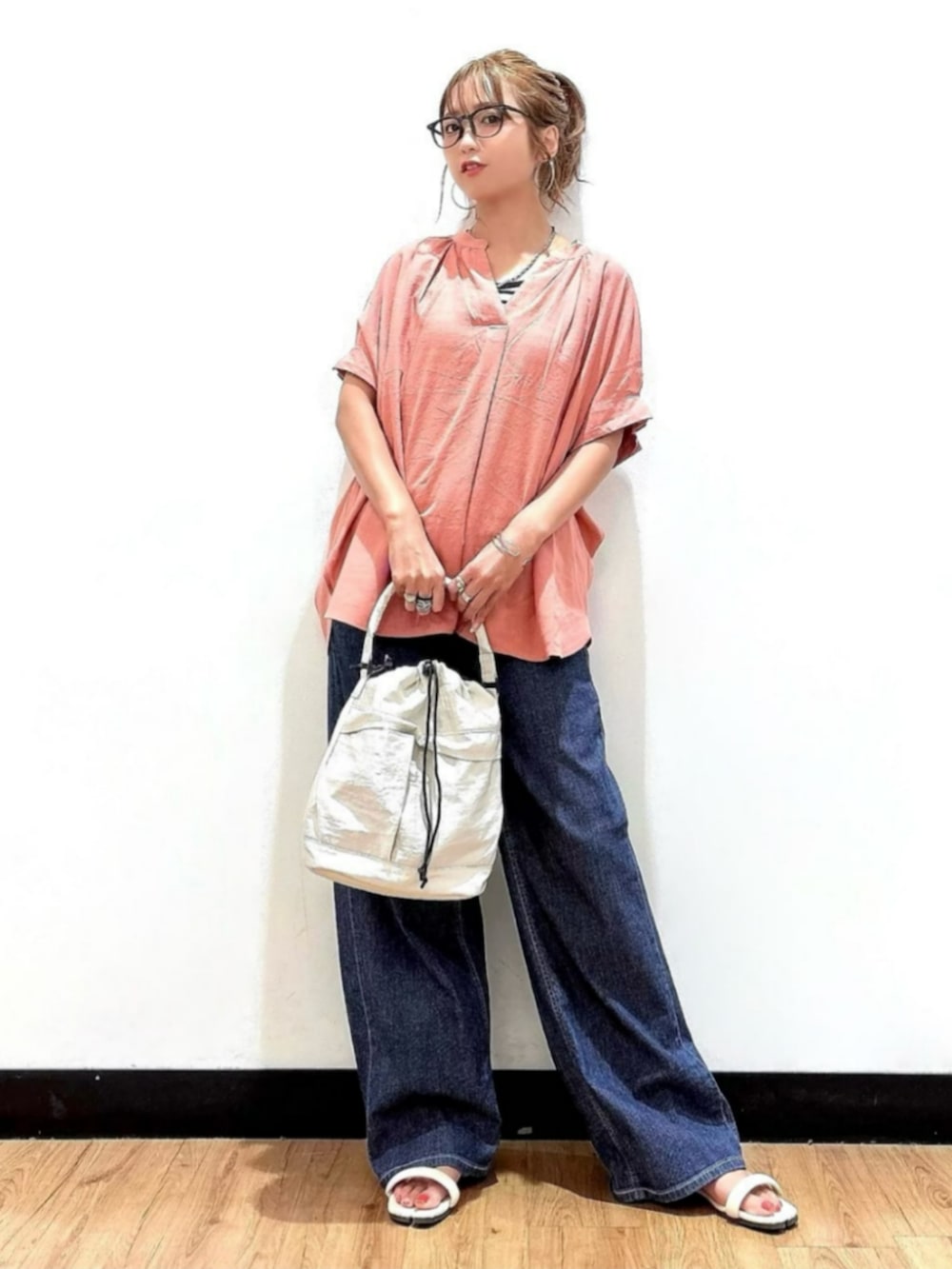 「SOMETHINGの【SOMETHING】サマーセミワイド（デニムパンツ、ブルー系）」を使った、Rightonさん（骨格ウェーブ・レディース・157cm）の夏コーディネートの3枚目の写真