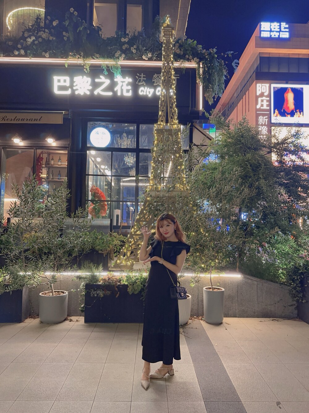 「休日スタイル、夏コーデ、夏服、秋服準備はじめました、Lily Brown、chanel」｜「LILY BROWNのアイテム（ワンピース/ドレス、ブラック系）」を使った、asuka0202さん（レディース・160cm）の夏コーディネートの2枚目の写真