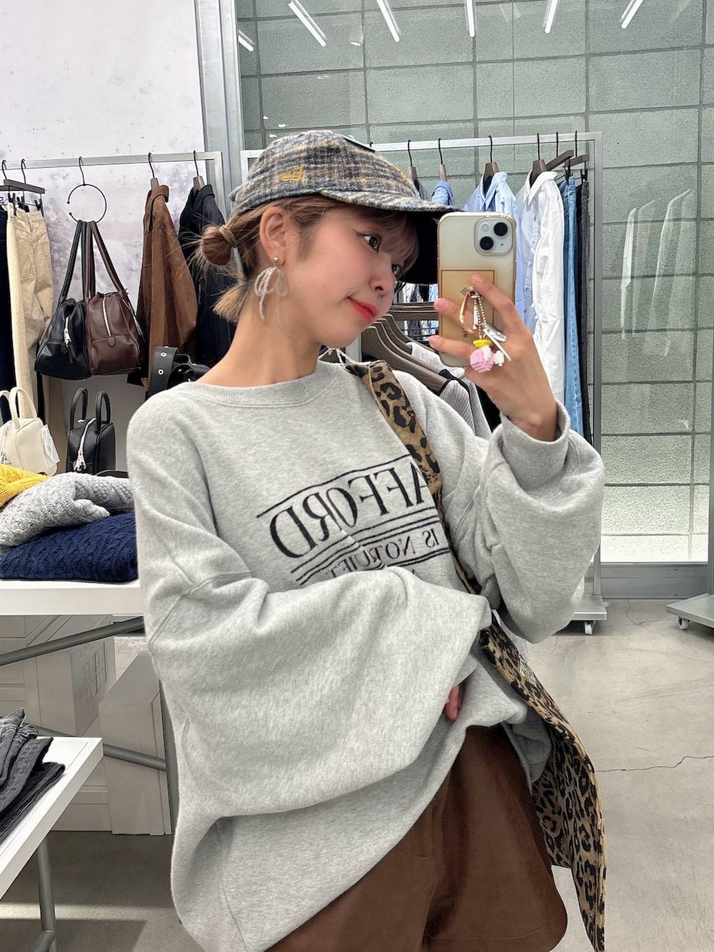 レディースの秋コーディネートの5枚目の写真