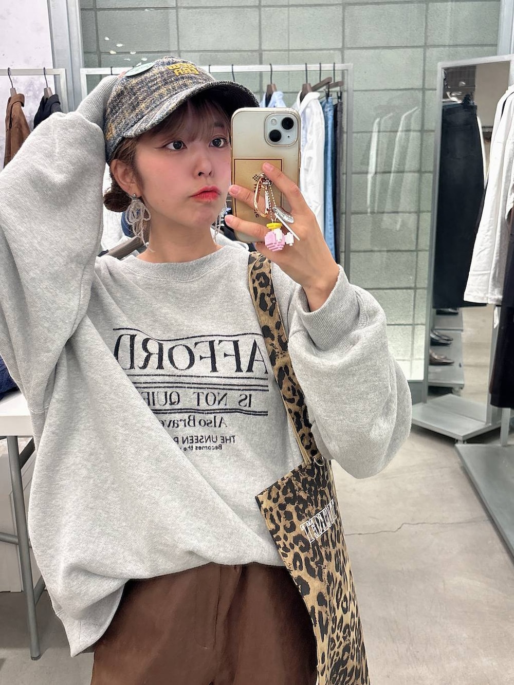 レディースの秋コーディネートの3枚目の写真