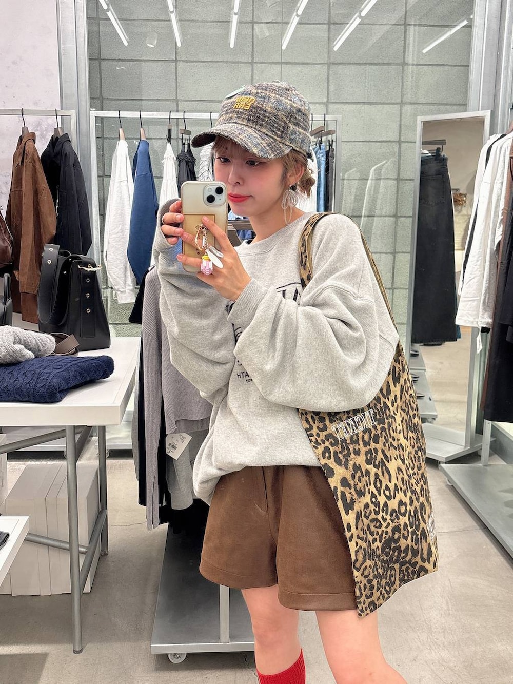 レディースの秋コーディネートの4枚目の写真