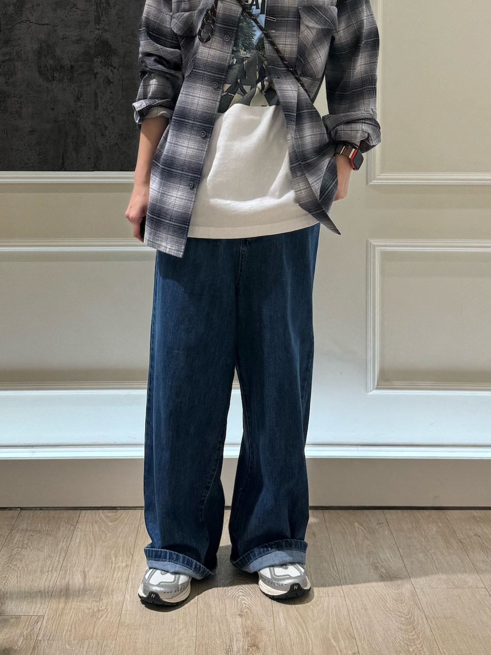 「シャツスタイル、秋服準備はじめました、韓国ファッション、デニム、デニムパンツ、シャツコーデ、シャツ好き集まれ、秋服、秋服コーデ」｜「halo commodityの【halo Commodity/ハロ コモディティー】Half Delight Watch ワッチ（ニットキャップ/ビーニー、オレンジ系）」を使った、TOTO_fredyさん（レディース・164cm）の秋コーディネートの5枚目の写真