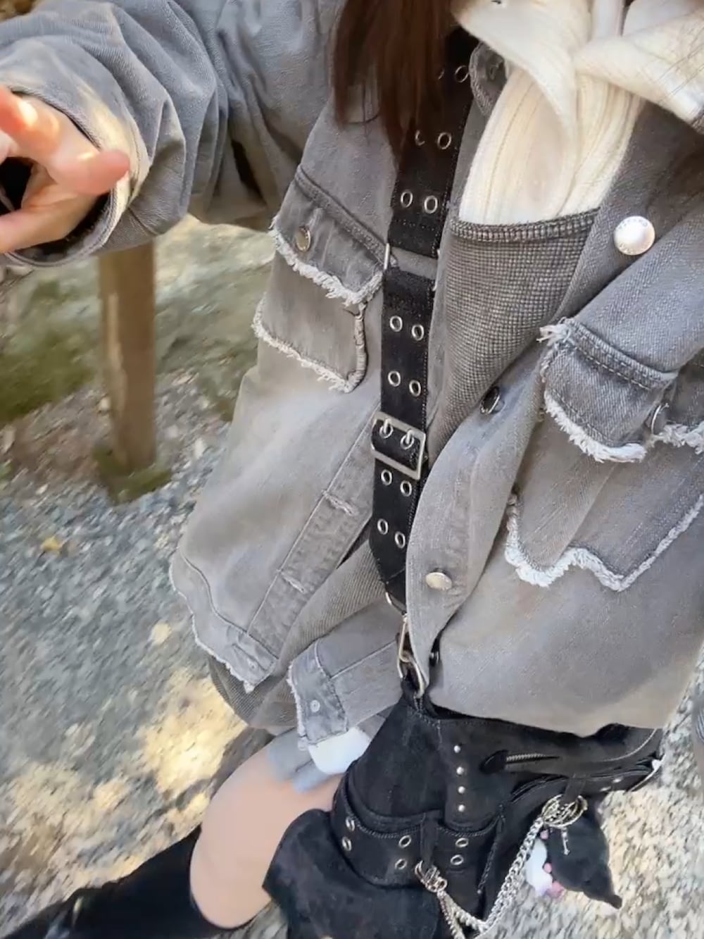 「GRANCY、グランシー女子」｜「INTER FACTORYのカイチ - オーバーサイズワッフルロンT - made in INTERFACTORY（Tシャツ/カットソー、グレー系）」を使った、ふうなちゃんさん（レディース・159cm）の春コーディネートの3枚目の写真