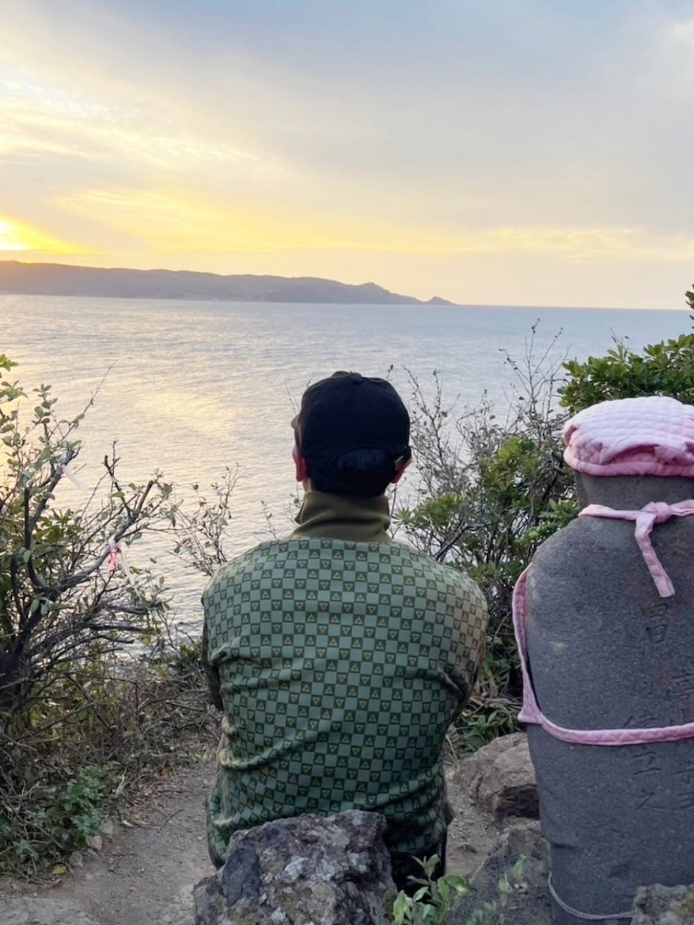「トラックジャケット、古着、アイリッシュセッター、秋コーデ、古着MIX、元乃隅稲成神社」｜「LE COQのアイテム（ジャージ、グリーン系）」を使った、mackさん（メンズ・175cm）の秋コーディネートの3枚目の写真