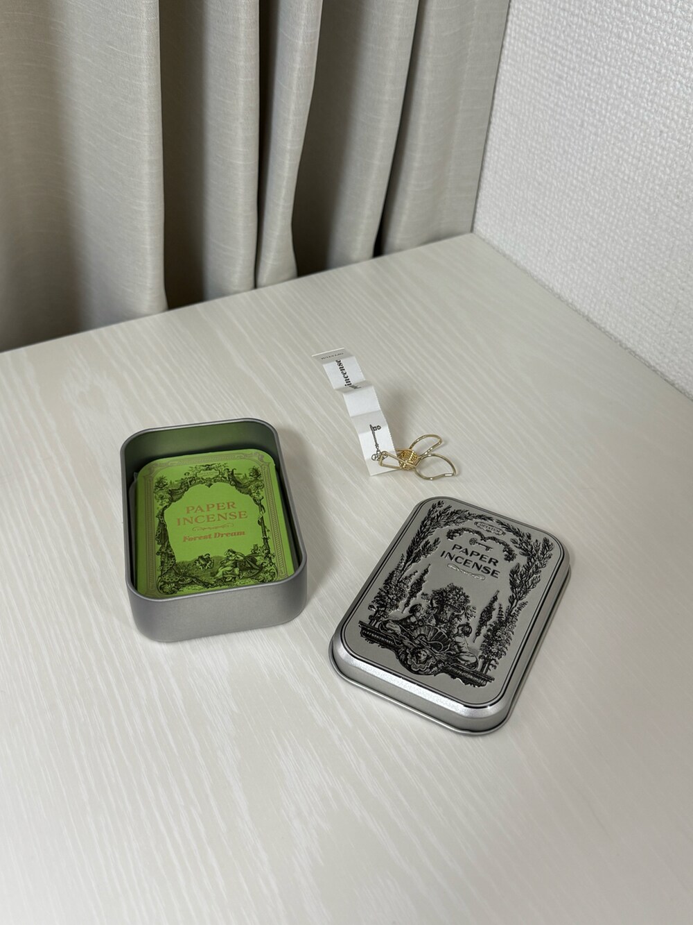 ホワイト系のルームフレグランス/お香、ホワイト系の香水、その他のルームフレグランス/お香を着用したレディースの秋コーディネートの5枚目の写真