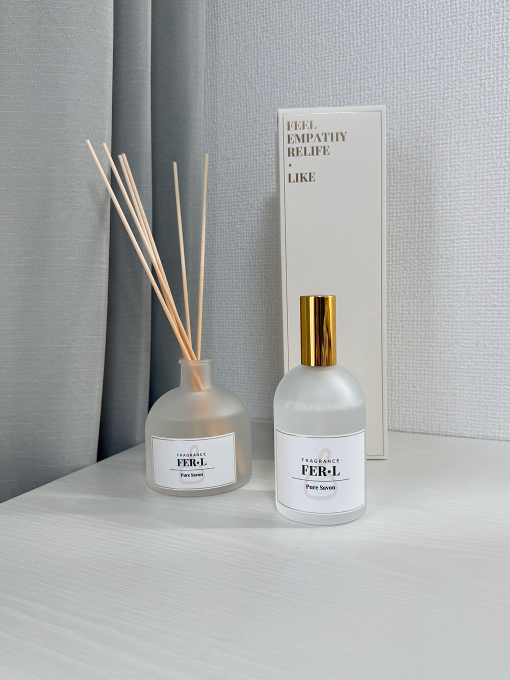 ホワイト系のルームフレグランス/お香、ホワイト系のルームフレグランス/お香、ホワイト系のルームフレグランス/お香を着用したレディースの冬コーディネートの3枚目の写真