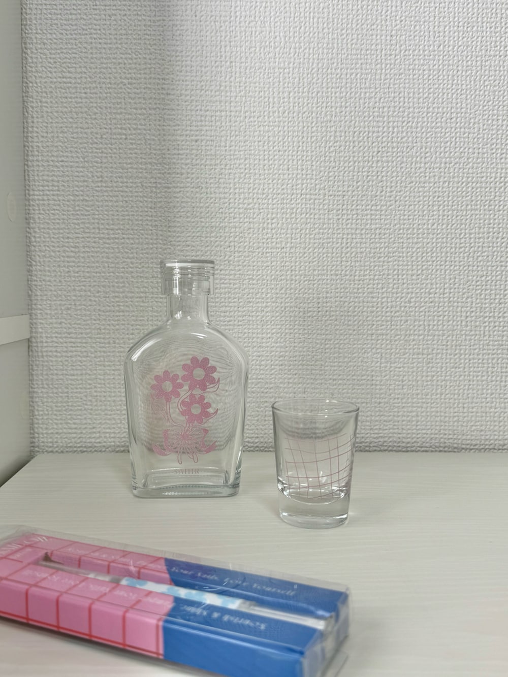 ピンク系のオーラルケア/歯磨きグッズ、ブルー系のハンドケア/ハンドクリーム、グリーン系の入浴剤・バスケアを着用したレディースの夏コーディネートの2枚目の写真