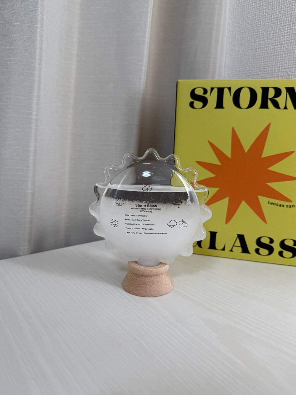 ホワイト系のインテリア雑貨、その他のインテリア雑貨、ピンク系のキーケース/キーアクセサリーを着用したレディースの冬コーディネートの4枚目の写真