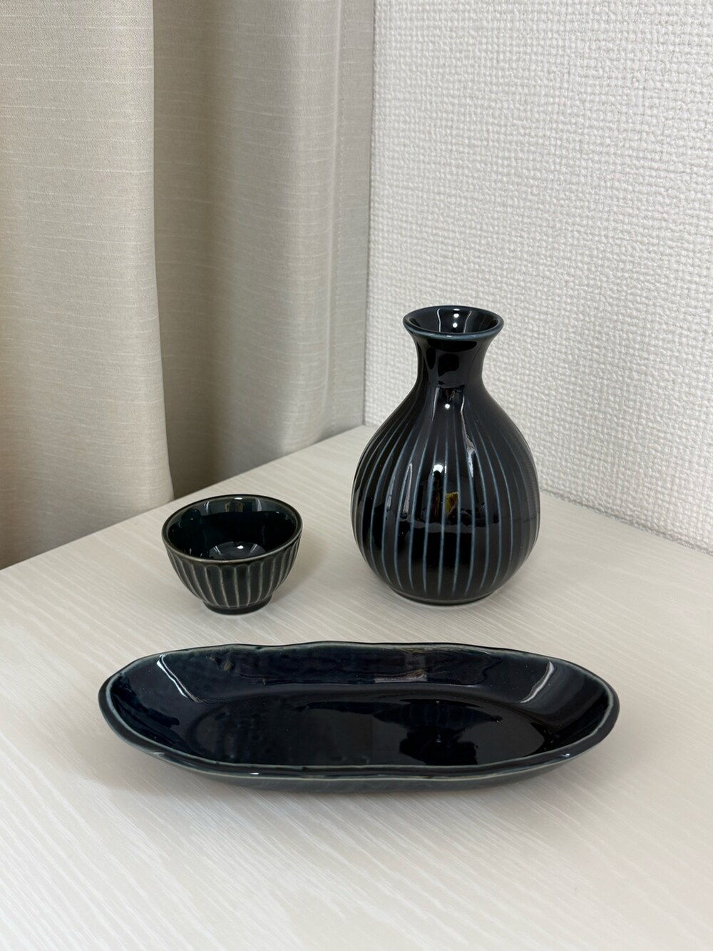 グリーン系のクッション/クッションカバー、その他のグラス/マグカップ/タンブラー、グレー系のキッチンツールを着用したレディースの夏コーディネートの4枚目の写真
