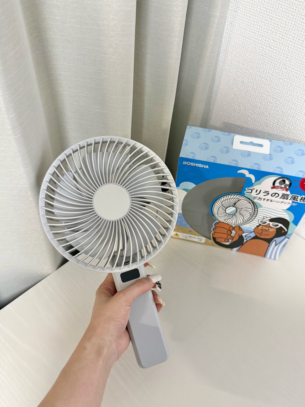 ブルー系のグラス/マグカップ/タンブラー、ブルー系の入浴剤・バスケアを着用したレディースの春コーディネートの5枚目の写真
