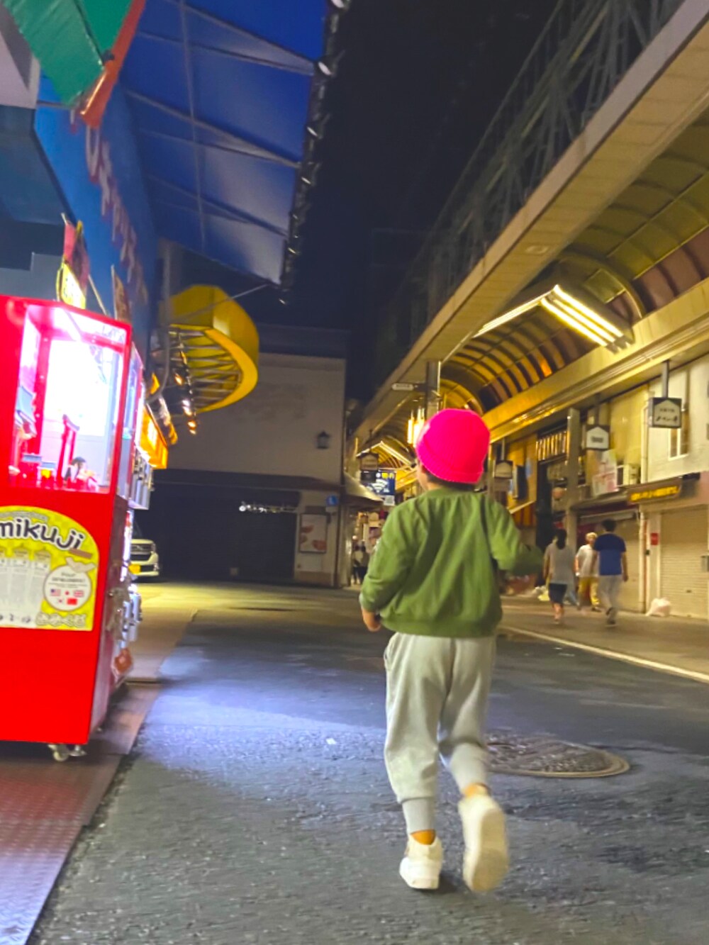 「秋のコーデ、キッズファッション、男の子、ストリート、Polo Ralph Lauren、ブーツ、ピンク」｜「NIKEのアイテム（スニーカー、ホワイト系）」を使った、toaさん（キッズ・110cm）の秋コーディネートの4枚目の写真