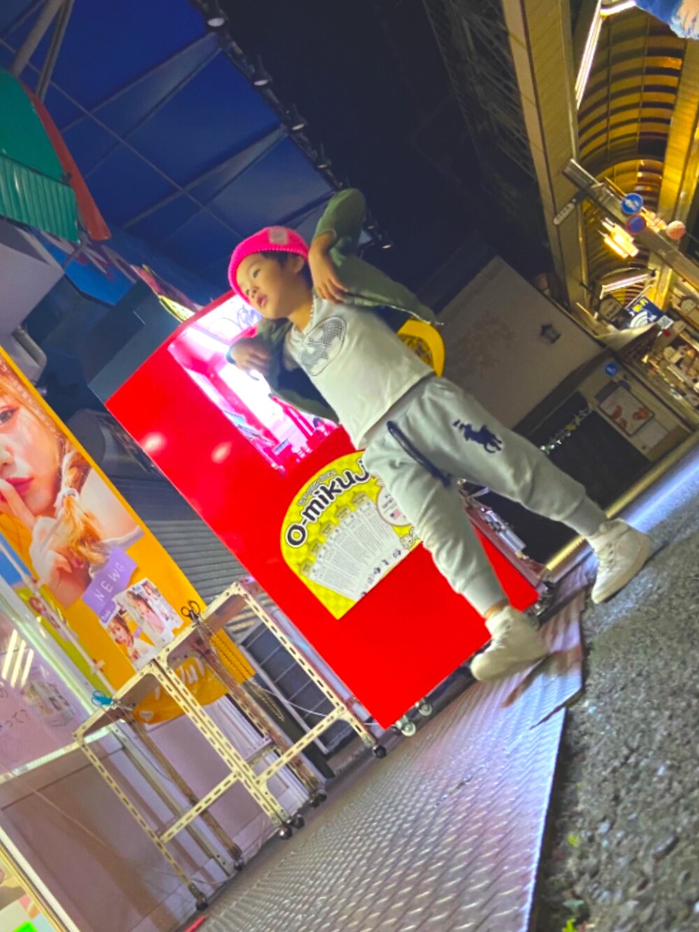 「秋のコーデ、キッズファッション、男の子、ストリート、Polo Ralph Lauren、ブーツ、ピンク」｜「NIKEのアイテム（スニーカー、ホワイト系）」を使った、toaさん（キッズ・110cm）の秋コーディネートの2枚目の写真