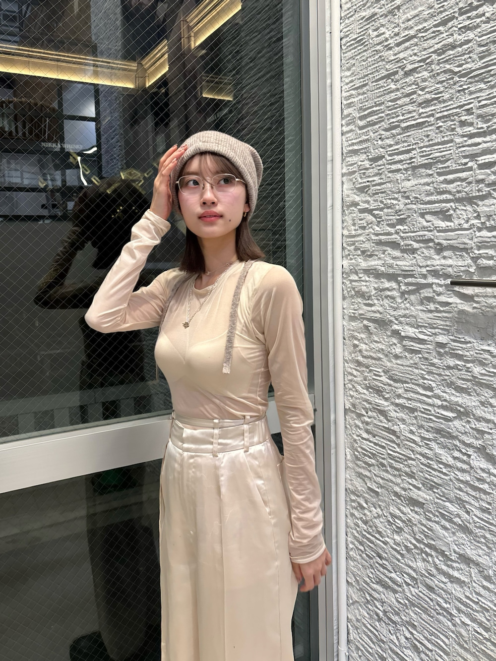 「Rosarymoonのアイテム（ニットキャップ/ビーニー、ベージュ系）」を使った、yuklaly_さん（レディース・160cm）の冬コーディネートの4枚目の写真