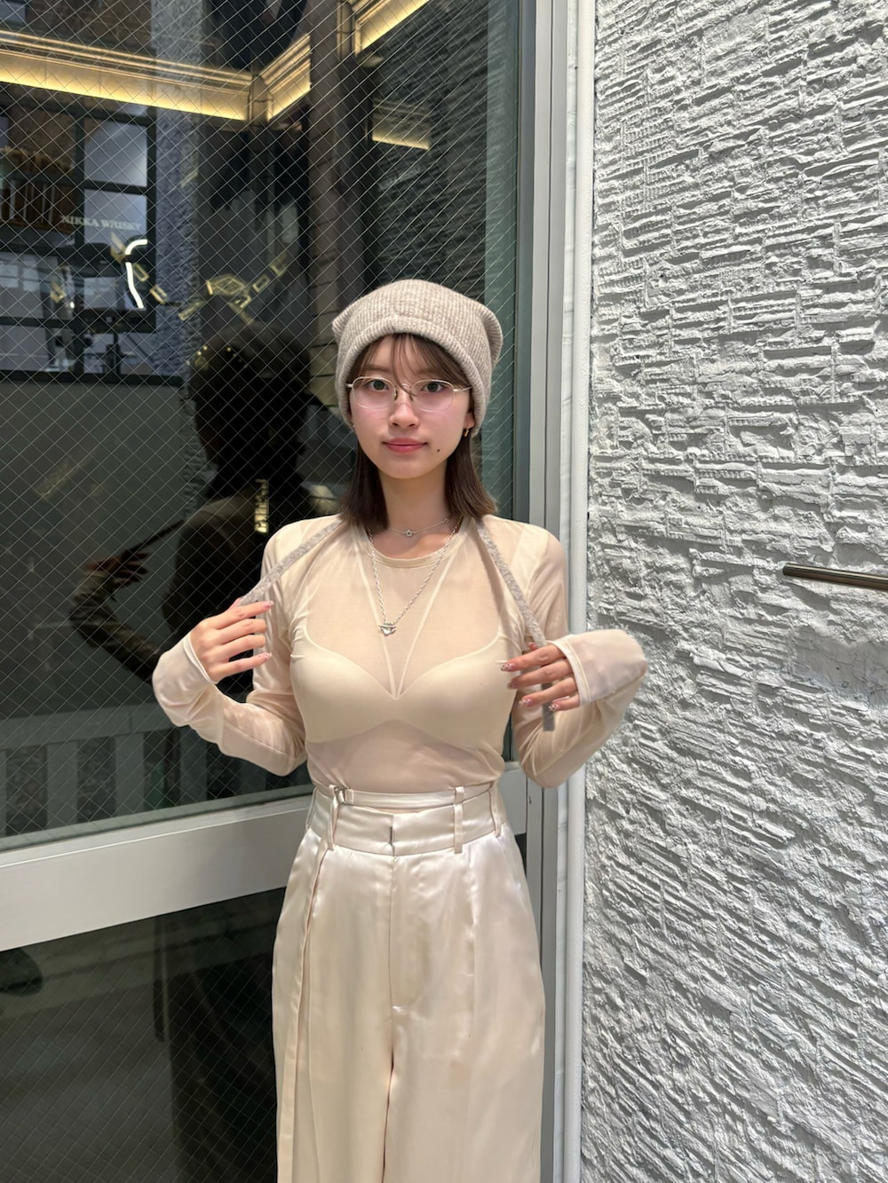 「Rosarymoonのアイテム（ニットキャップ/ビーニー、ベージュ系）」を使った、yuklaly_さん（レディース・160cm）の冬コーディネートの3枚目の写真