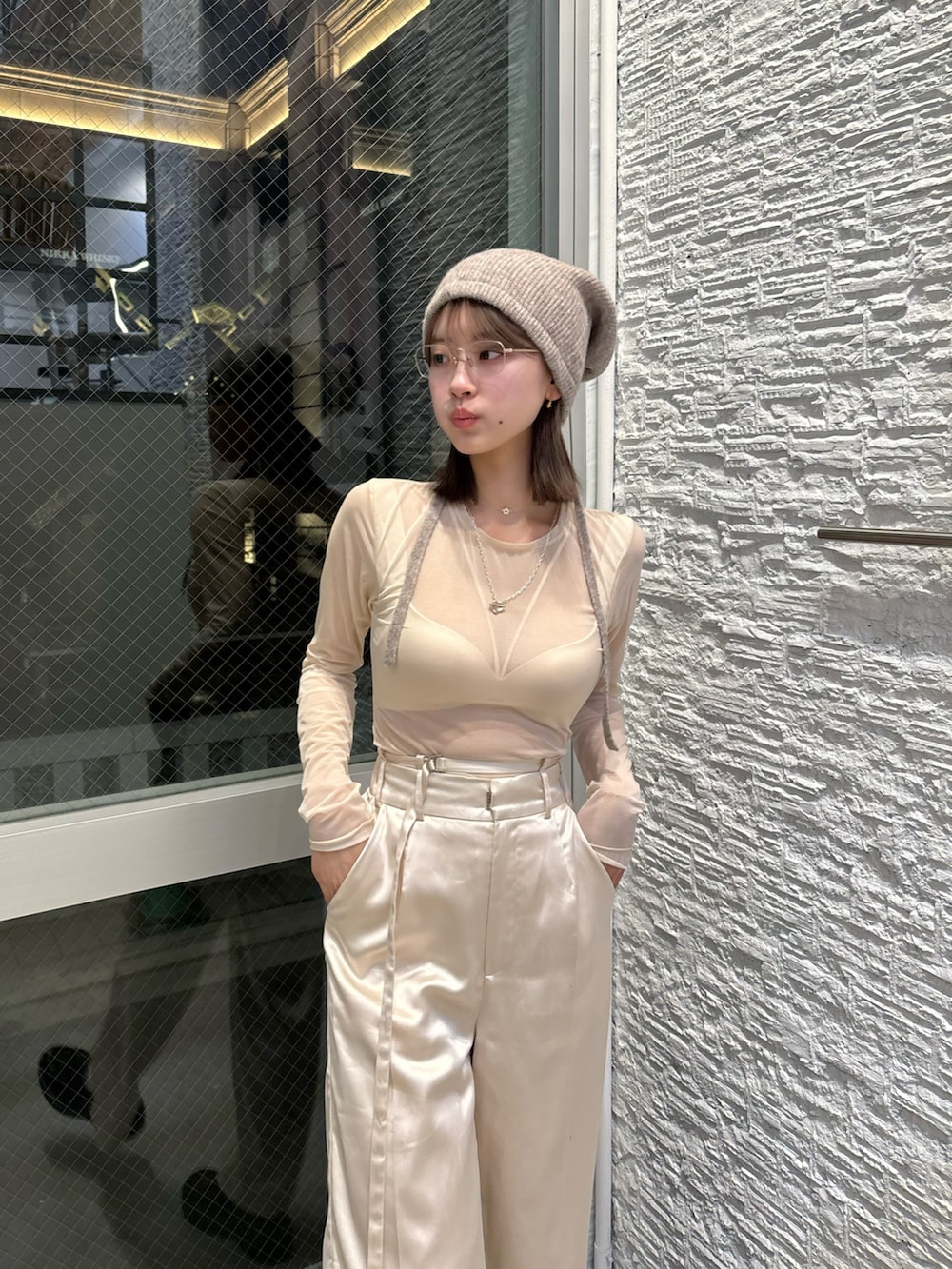 「Rosarymoonのアイテム（ニットキャップ/ビーニー、ベージュ系）」を使った、yuklaly_さん（レディース・160cm）の冬コーディネートの2枚目の写真