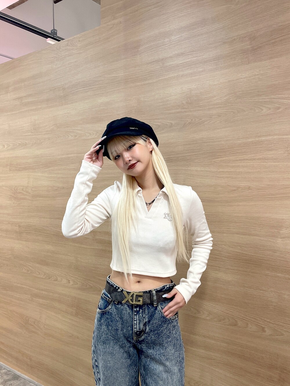 「x-girl、x-girl_ootd、エックスガール、秋コーデ、秋服、2024秋新作、2024トレンド、トレンドファッション、シティガール、パンツスタイル、通学コーデ、お出かけコーデ、ヴィンテージ風、レディライク、クロップドトップス」｜「X-girlのNEWSBOY CAP（キャスケット、ブラック系）」を使った、RUIさん（レディース・160cm）の秋コーディネートの4枚目の写真