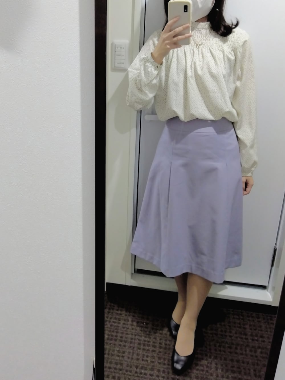 「春服デビュー宣言、パープル、オフィスカジュアル、カラースーツ、フレアスカート、INDEX、chocolates、紫大好き人間、通勤スタイル、スーツスタイル」｜「indexの【セットアップ対応】Reflax ツイルノーカラージャケット（ノーカラージャケット、パープル系）」を使った、kakibutterさん（レディース・159cm）の春コーディネートの2枚目の写真