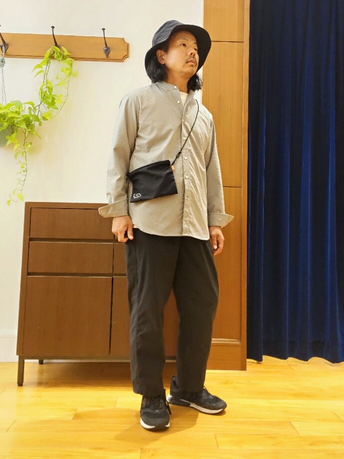 「カジュアルコーデ、オトナカジュアル、休日スタイル、シャツスタイル、レイヤードスタイル」｜「NOLLEY'S goodmanのサッカーバンドカラーシャツ（シャツ/ブラウス、ブラック系）」を使った、RINさん（メンズ・167cm）の夏コーディネートの4枚目の写真