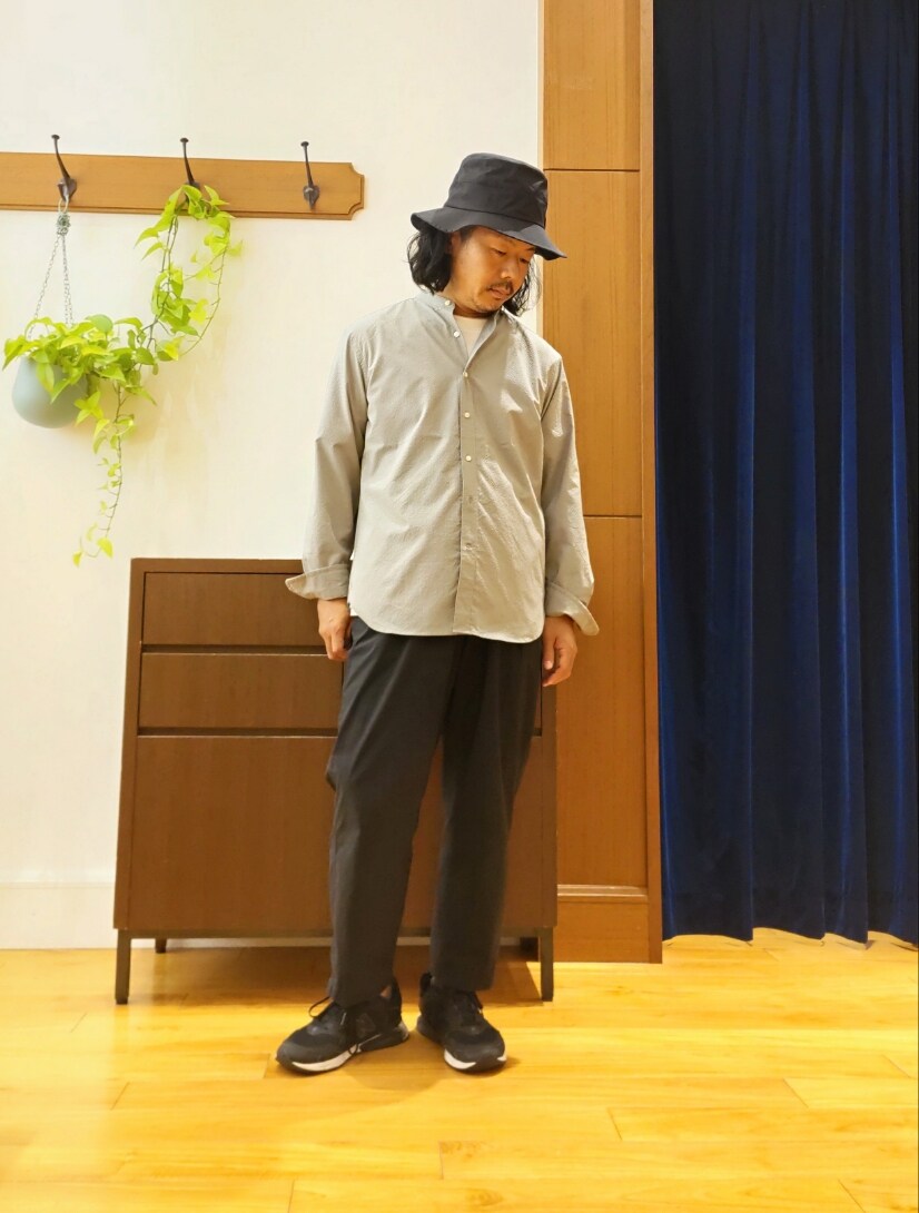 「カジュアルコーデ、オトナカジュアル、休日スタイル、シャツスタイル、レイヤードスタイル」｜「NOLLEY'S goodmanのサッカーバンドカラーシャツ（シャツ/ブラウス、ブラック系）」を使った、RINさん（メンズ・167cm）の夏コーディネートの2枚目の写真