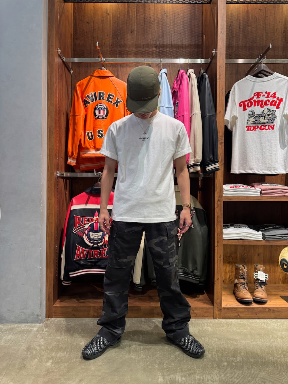 「AVIREXのAVIREX/アヴィレックス/カモフラージュ柄カーゴパンツ/Camo FatiguePants（カーゴパンツ、その他）」を使った、リュウノスケさん（メンズ・169cm）の夏コーディネートの2枚目の写真
