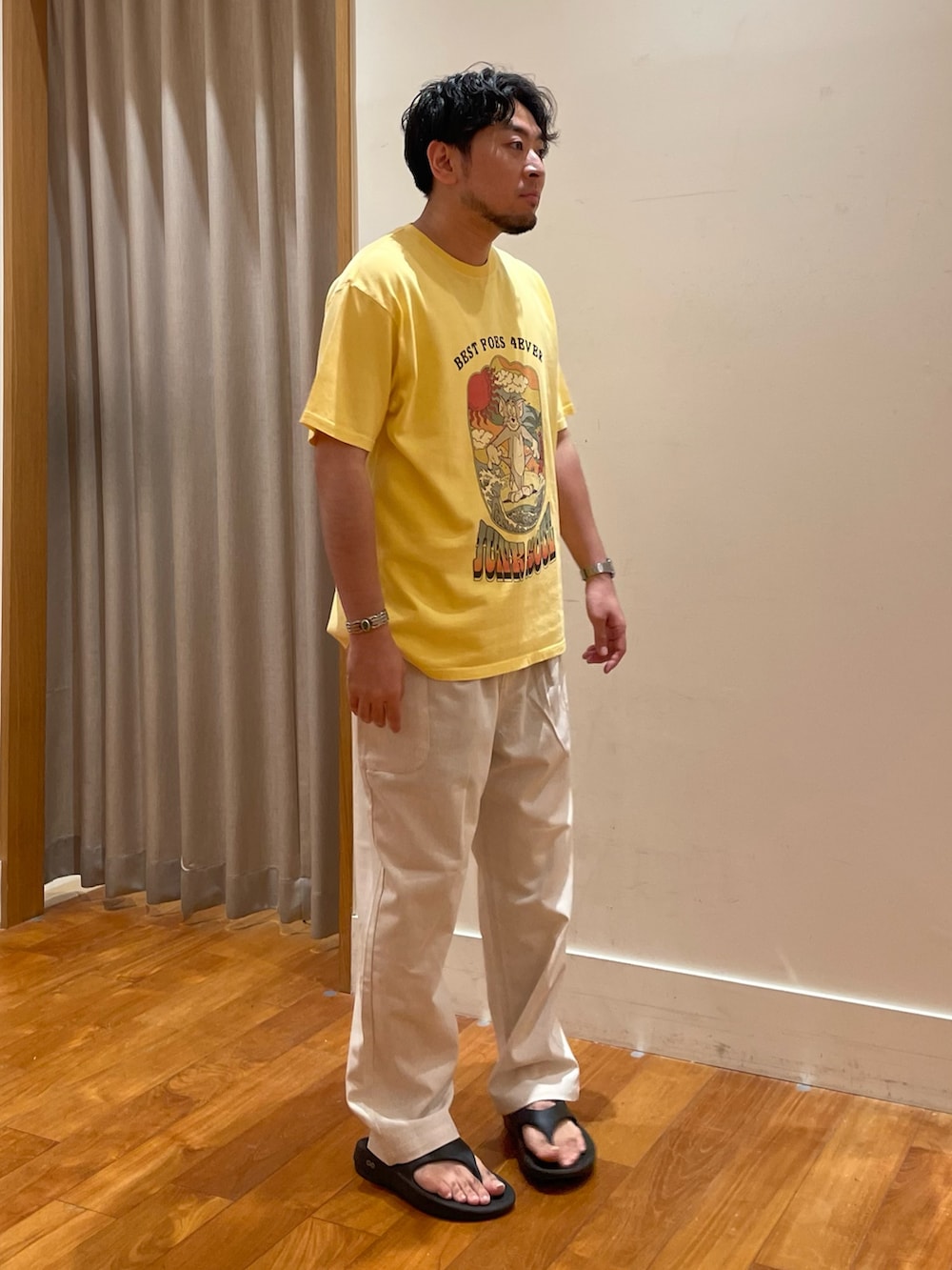 「夏ルックで気分アップ、夏コーデ、40代ファッション、夏ファッション、今日のコーデ、爽やかコーデ、お洒落さんとつながりたい、低身長コーデ、大人カジュアル、いいね、save、フォローお願いします🤑、ストリートコーデ、ootd、ストリート、シルバーアクセサリー」｜「JUNKSOULの【JUNKSOUL/ジャンクソウル】TOM&JERRY BEST FOES 4EVER プリントT（Tシャツ/カットソー、イエロー系）」を使った、shouen392さん（メンズ・166cm）の夏コーディネートの3枚目の写真