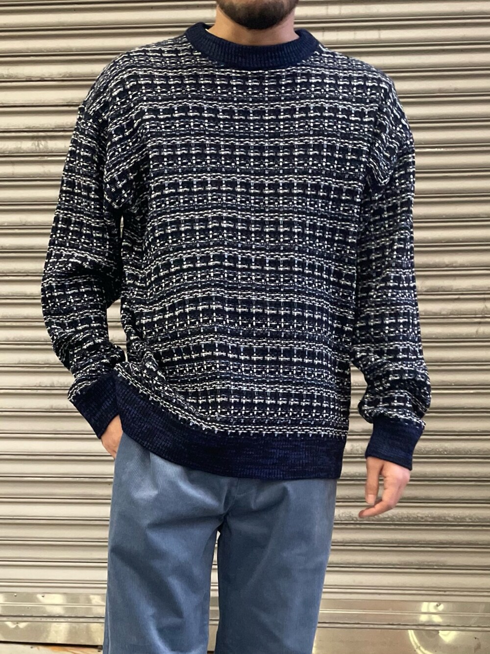 「ファッションを楽しもう、休日スタイル、大人コーデ、シンプル、冬コーデ、お洒落さんとつながりたい、オトナカジュアル、シンプルスタイル、コーデュロイ、ニツト、セーター、ワントーンコーデ」｜「GLOSTERの【GLOSTER/グロスター】POPツイードニット クルーネックプルオーバー（ニット/セーター、ブルー系）」を使った、shouen392さん（メンズ・166cm）の秋コーディネートの2枚目の写真